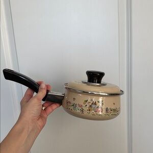 Vintage Heartland Enamel Pot with Lid